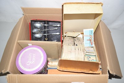 Lot 528 - Box of mixed items to include various...