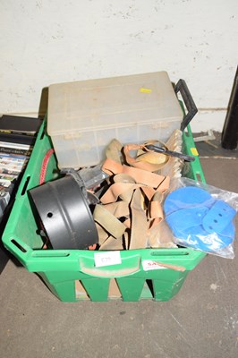 Lot 639 - Box of various garage clearance items