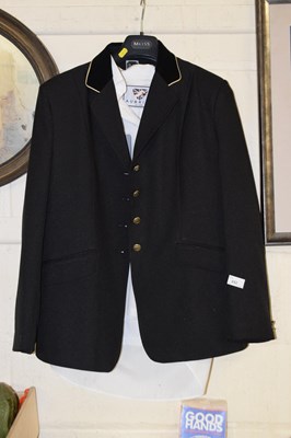 Lot 652 - A gents black jacket and shirts