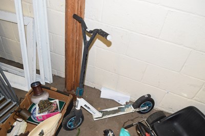 Lot 868 - A Dirt Rider, child's scooter