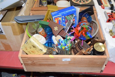 Lot 741 - One box of various house clearance sundries