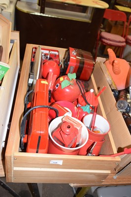 Lot 754 - One box of various kitchen wares