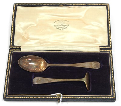 Lot 81 - A cased George V silver christening spoon and...