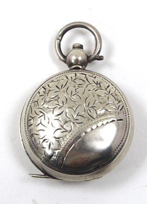 Lot 92 - An Edwardian silver sovereign case with push...