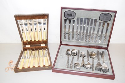 Lot 72 - Viners cutlery set and a boxed fish knives and...
