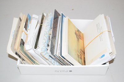 Lot 65 - Box of assorted postcards