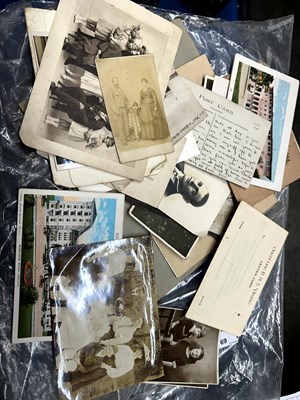 Lot 69 - Mixed Lot: Books to include Peeps at the Past,...