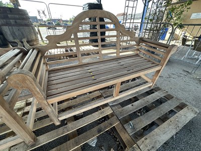 Lot 192 - A good quality Garden Bench, in "as new"...