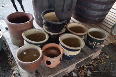 Lot 173 - Qty various Pots/Planters