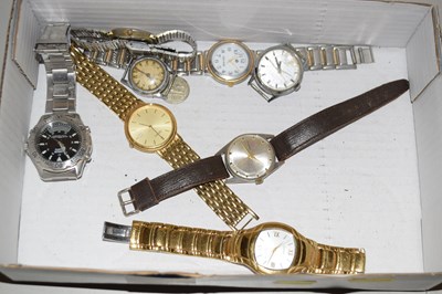 Lot 119 - Box of assorted watches