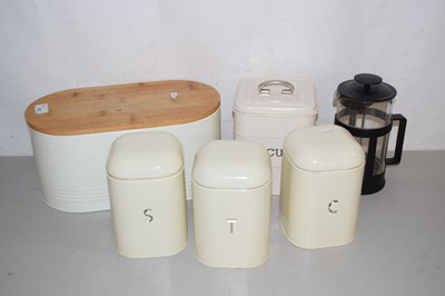 Lot 162 - A group of various kitchen storage jars