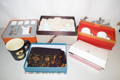 Lot 175 - A collection of modern boxed Oriental tea...