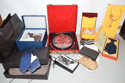 Lot 207 - Mixed Lot: Oriental gift wares to include a...