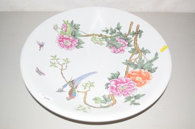 Lot 209 - A 20th Century Hong Kong floral decorated charger