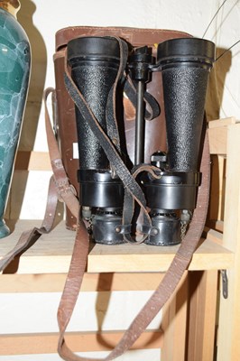 Lot 501 - A pair of Barr & Stroud field binoculars with...