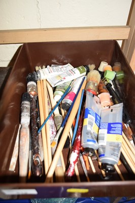 Lot 519 - Quantity of artists brushes and paints