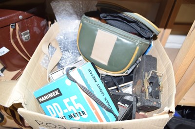 Lot 537 - Quantity of cameras and accessories including...