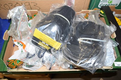 Lot 597 - Safety gear to include goggles and knee pads