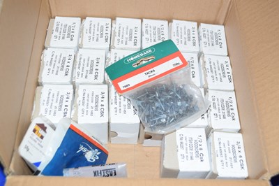 Lot 672 - A box of screws