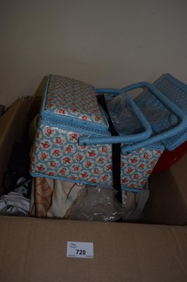 Lot 720 - One box of various house clearance sundries