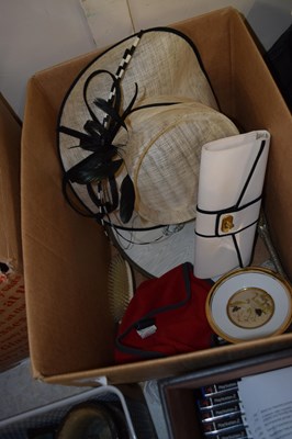 Lot 723 - Mixed Lot: Various dressing table items,...