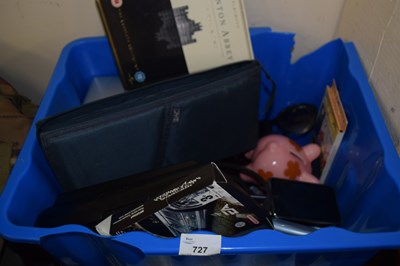 Lot 727 - One box of various house clearance sundries