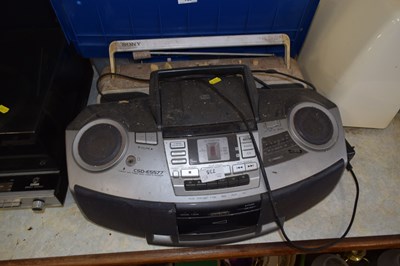 Lot 735 - Two stereos