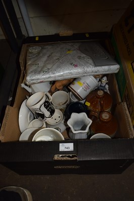 Lot 743 - One box of various house clearance ceramics
