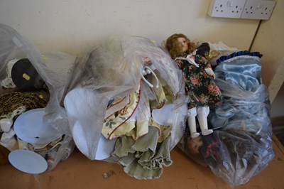 Lot 754 - Mixed Lot: Various collectors dolls