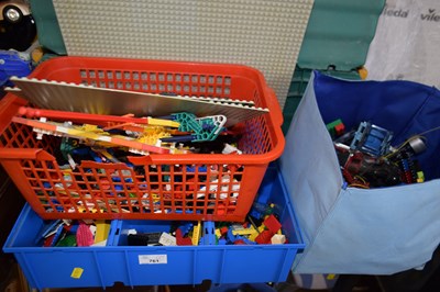 Lot 761 - Mixed Lot: Various toy vehicles, construction...