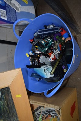 Lot 766 - A tub of various toy vehicles