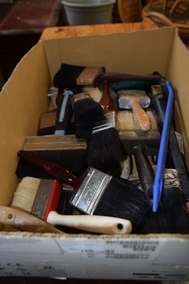 Lot 780 - Box of paintbrushes