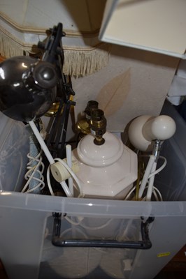 Lot 782 - Box of table lamps