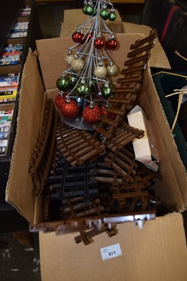 Lot 811 - A box of various model railway track,...