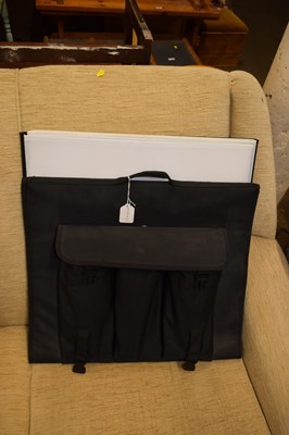 Lot 842 - Folding photography case
