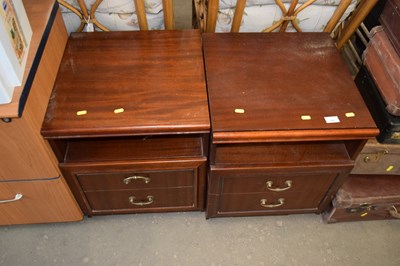 Lot 866 - Two bedside chests