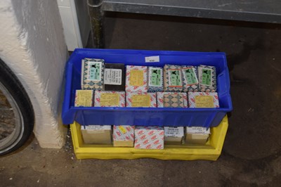 Lot 930 - Two boxes of wood screws