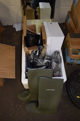 Lot 944 - Dunlop Wellingtons, mens footwear and shoes