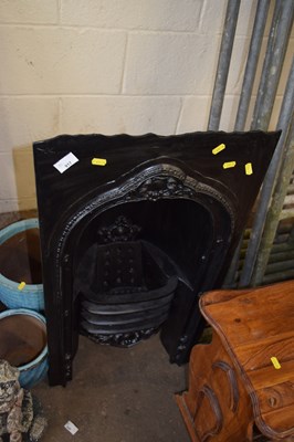 Lot 917 - Metal fire grate and surround