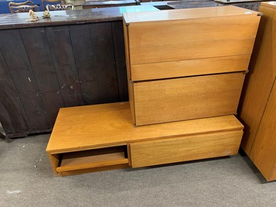 Lot 381 - A group of retro mid Century Beaver & Tapley...