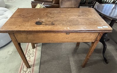 Lot 407 - A Georgian elm tea table of plain form with a...