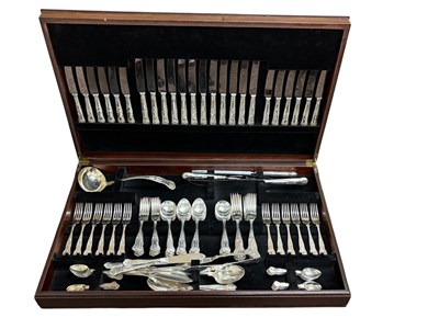 Lot 216 - A large cased silver plated Kings pattern flat...