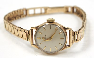 Lot 237 - A 9ct gold ladies Omega wristwatch with...