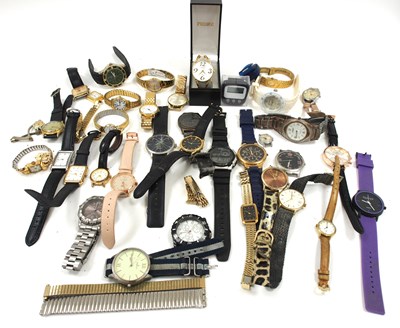 Lot 263 - A large quantity of various watches, makers to...