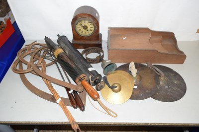 Lot 152 - Mixed Lot: Carpet beaters, vintage parasols,...