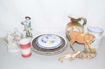 Lot 157 - Mixed Lot: Various assorted figures, ornaments,...