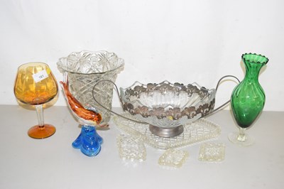 Lot 161 - Mixed Lot: Various glass vases, bowls, glass...