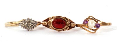 Lot 83 - Mixed Lot: three modern 9ct gold rings, all...