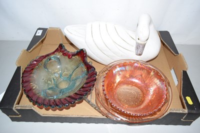 Lot 185 - A model of a swan together with various glass...