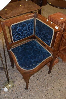 Lot 275 - An Edwardian mahogany corner chair